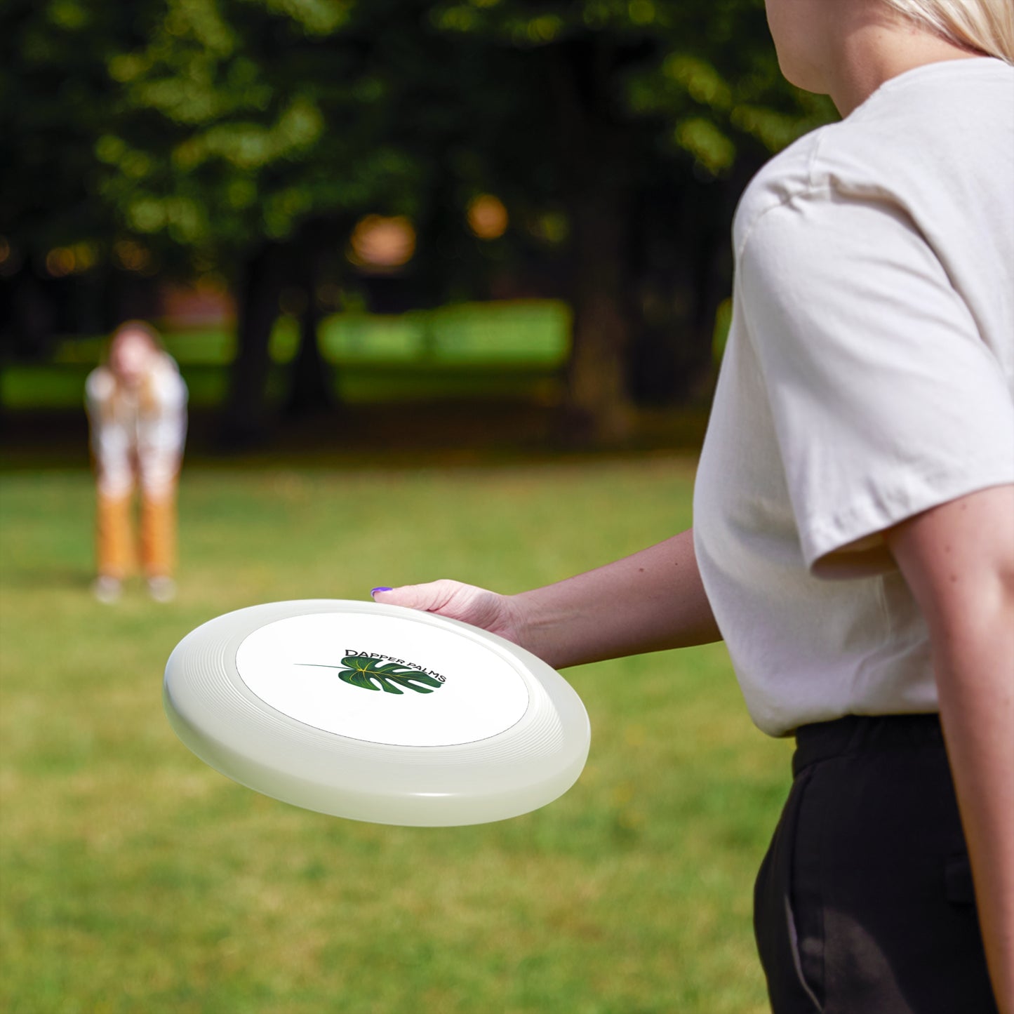 Dapper Palms Frisbee – Fun Outdoor Game for Friends and Family